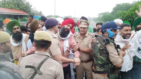 काशीपुर: कृषि कानून के विरोध में किसानों ने रोकी ट्रेन, पुलिस से हुई झड़प