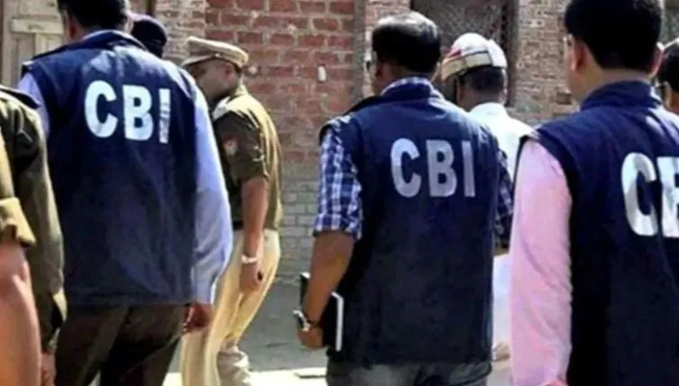 शस्त्र लाइसेंस मामला: सीबीआई ने जम्मू कश्मीर के उप राज्यपाल के पूर्व सलाहकार के आवास पर मारा छापा