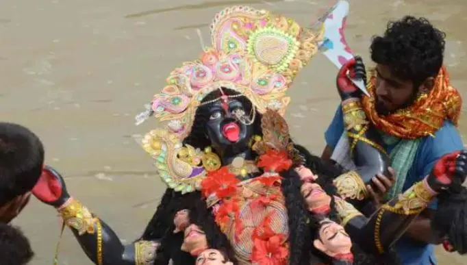 Durga Puja: दिल्ली में सार्वजनिक स्थानों पर नहीं कर सकेंगे मूर्ति विसर्जन