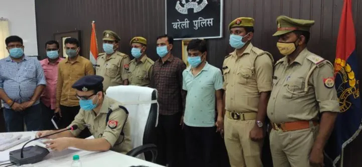 बरेली: जमीन हड़पने के लिए भाई ने रखे थे गाड़ी में तमंचे, पुलिस को भी किया फोन, फंसाने की थी प्लानिंग