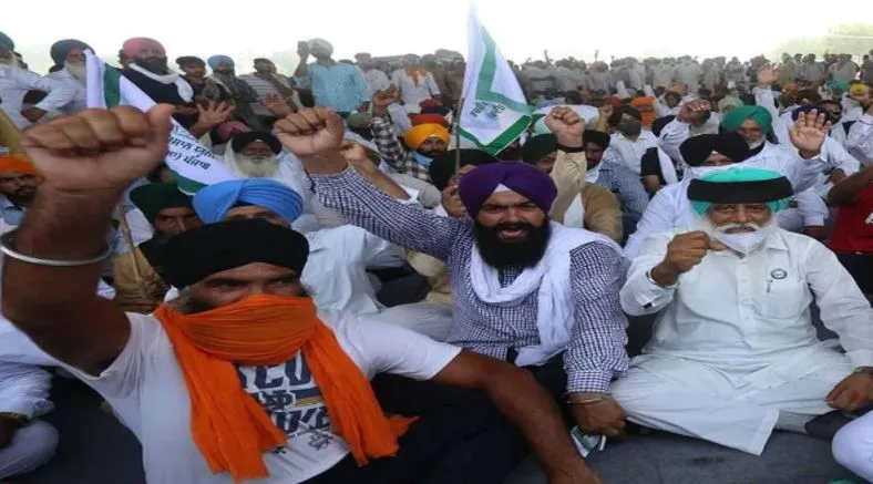 हरियाणा-पंजाब में धान खरीद न होने से किसानों का ‘हल्ला बोल‘