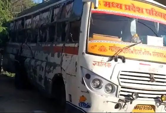 बड़ा हादसा: मध्यप्रदेश में बस और डंपर की भिड़ंत, 7 की मौत, 16 घायल