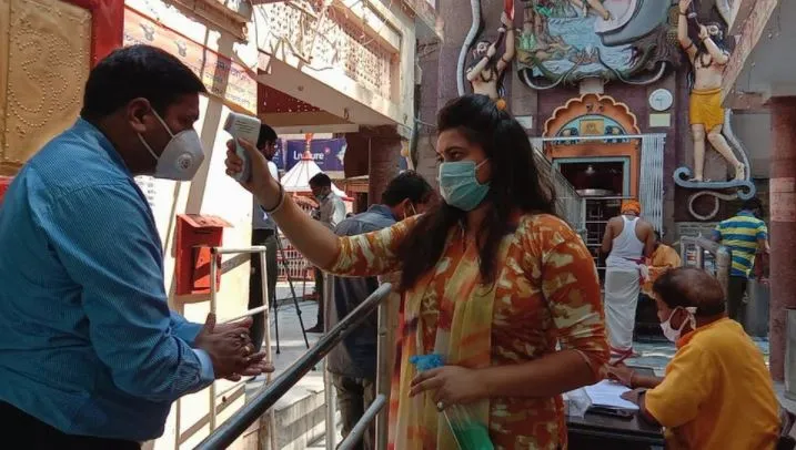 दिल्ली में श्रद्धालुओं के लिए खुले धार्मिक स्थल, कोविड-19 का करना होगा पालन