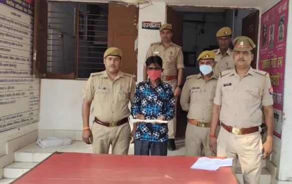 शाहजहांपुर: गौकशी मे वांछित 25 हजार का इनामी बदमाश हनीफ गट्टे असलहा सहित गिरफ्तार