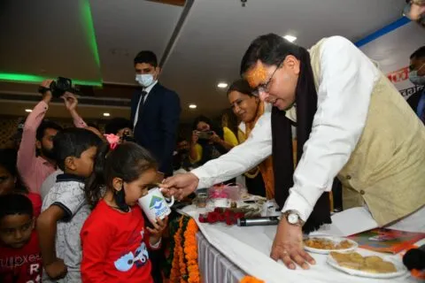 सीएम धामी ने कोरोना काल बंद मुख्यमंत्री आँचल अमृत योजना का पुन: किया शुभारंभ
