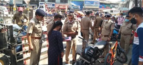 हल्द्वानी: सड़क पर उतरी पुलिस, मुखानी चौराहे से पीलीकोठी तक हटाया अतिक्रमण