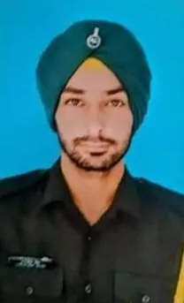 शाहजहांपुर: पुंछ में आतंकवादी घटना में शहीद हुए शाहजहांपुर के सारज सिंह