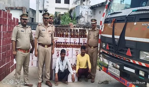 अमरोहा : पुलिस ने 20 लाख रुपये की अवैध शराब पकड़ी, दो आरोपी गिरफ्तार
