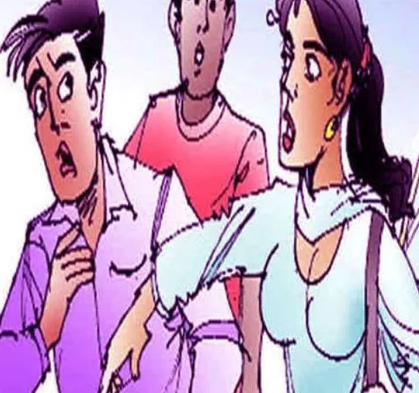 रामपुर: युवती ने मनचले की बीच सड़क पर जमकर की पिटाई, वीडियो वायरल