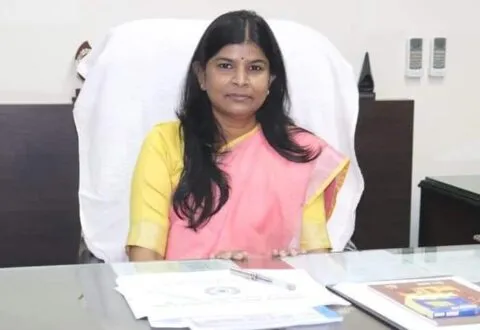 जिलाधिकारी ने निर्वाचन कार्य को गंभीरता से लेने की दी हिदायत