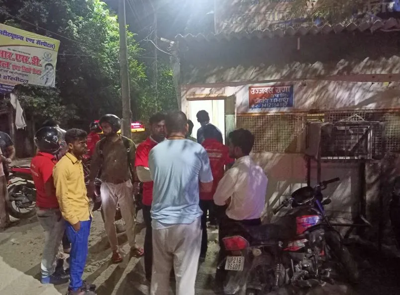 मुरादाबाद: पुरानी रंजिश को लेकर दावत में भिड़े दो पक्ष, पथराव