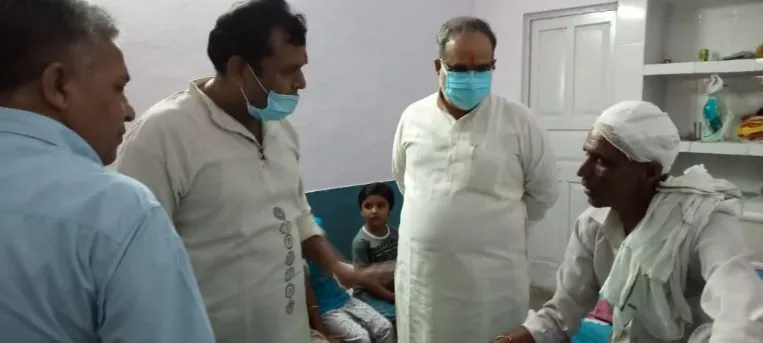 मुरादाबाद: जिला अस्पताल पहुंचे पंचायती राज मंत्री, पूछा मरीजों का हाल