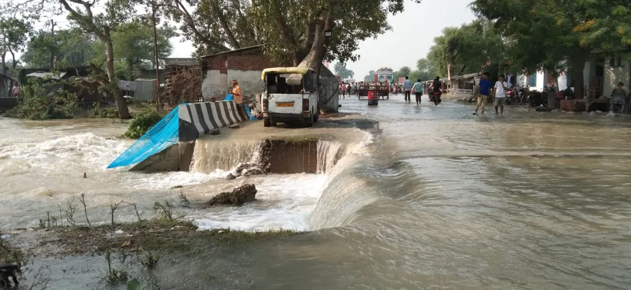 लखीमपुर खीरी: धौरहरा के 150 गांवों में जारी है शारदा नदी का कहर