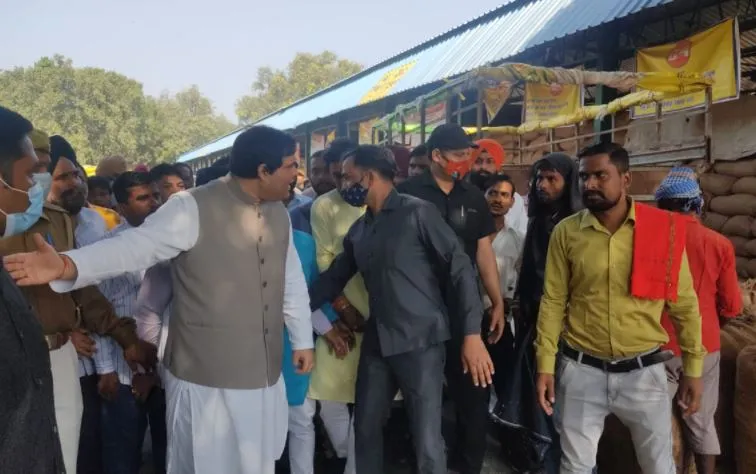 धान खरीद मामले पर वरुण के तीखे बोल: कहा- सरकार के सामने गिड़गिड़ाऊंगा नहीं, क्रय केंद्रों पर होगी रिकॉर्डिंग, जाऊंगा कोर्ट