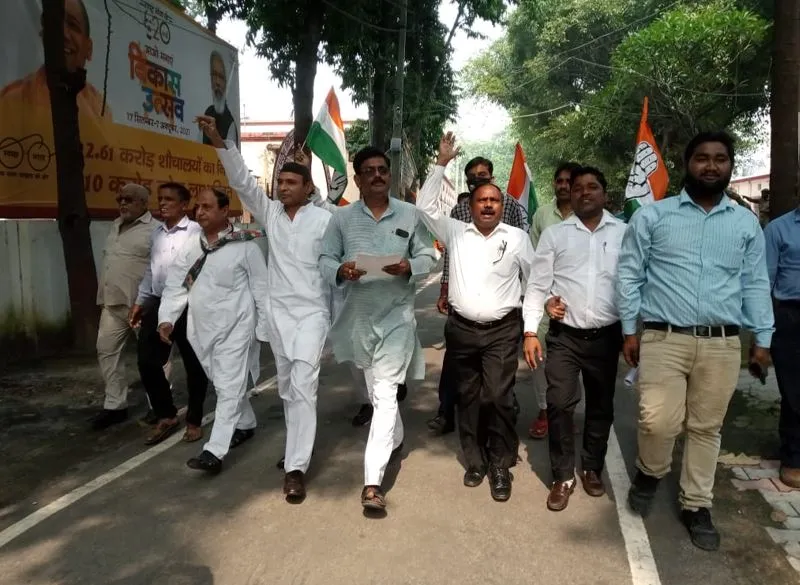 पीलीभीत: ‘किसान हो गया बर्बाद, तत्काल मदद करे सरकार’