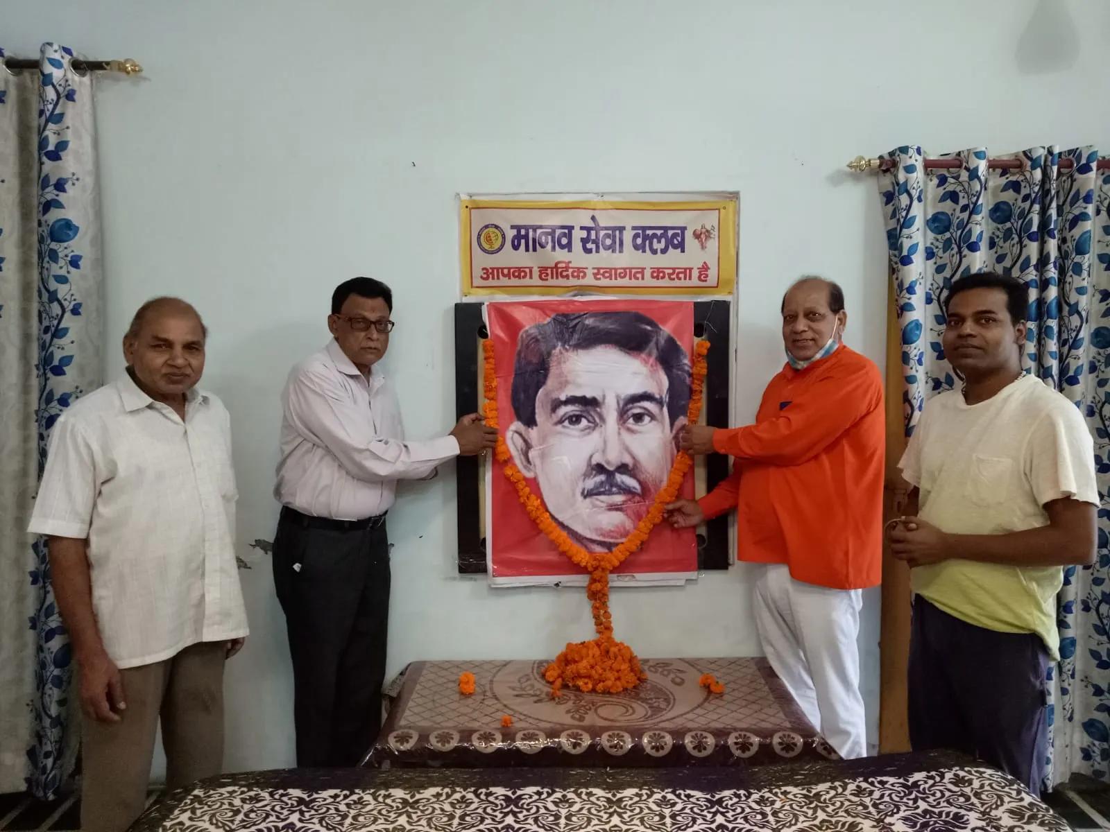 बरेली: शब्दांगन और मानव सेवा क्लब ने पुण्यतिथि पर मुंशी प्रेम चंद को किया याद