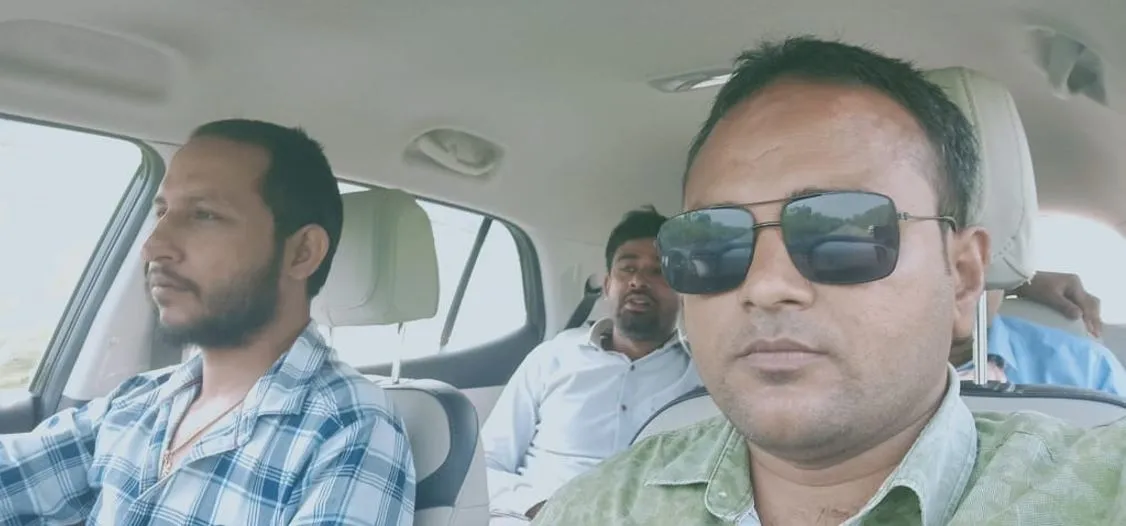 पीलीभीत: हादसे ने छीन लीं तीन परिवारों की खुशियां, ट्रक की टक्कर से उड़ गए कार के परखच्चे