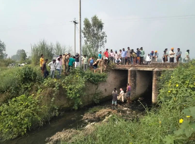 रामपुर: दढ़ियाल के पास नाले में मिला अज्ञात महिला का सड़ा गला शव