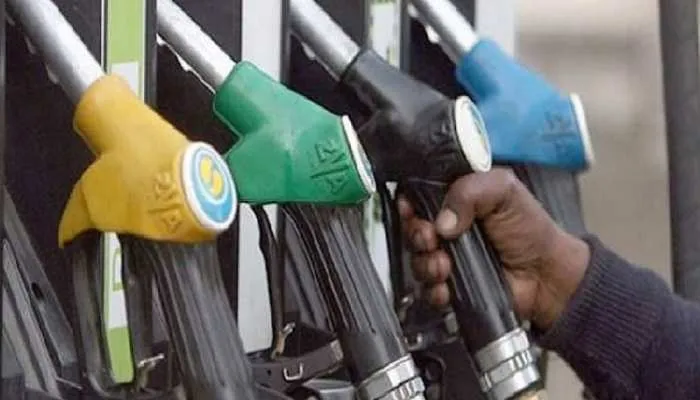 Petrol-Diesel Price: लगाताार पांचवें दिन उबाल जारी, अक्टूबर में पेट्रोल 7.70 रुपये और डीजल 8.30 रुपये हुआ महंगा