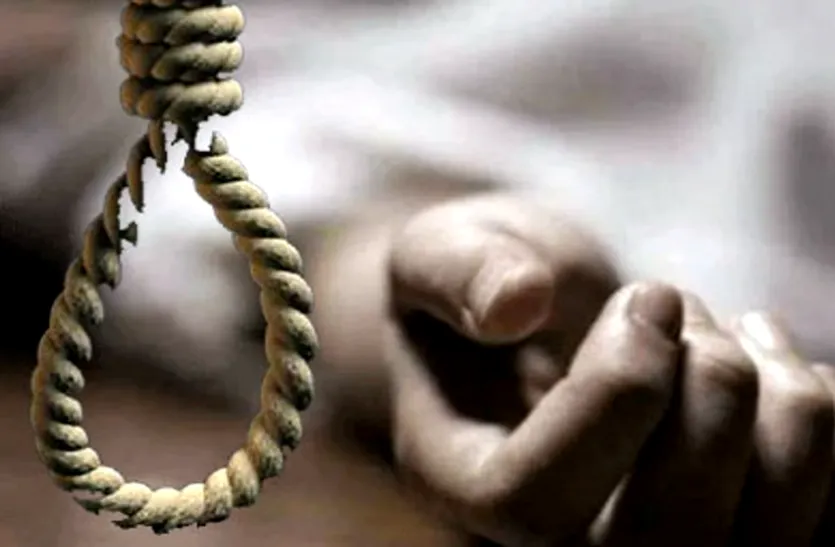 बरेली: पारिवारिक कलह में महिला ने लगाई फांसी