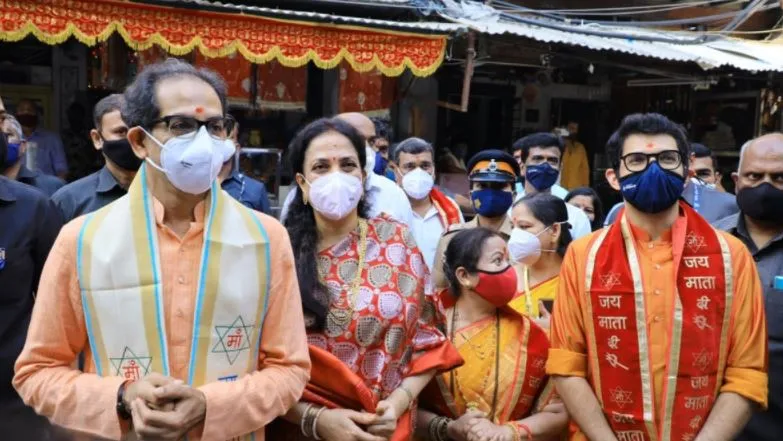 महाराष्ट्र में धार्मिक स्थल पुनः खुले, CM ने किया मुंबा देवी का दर्शन