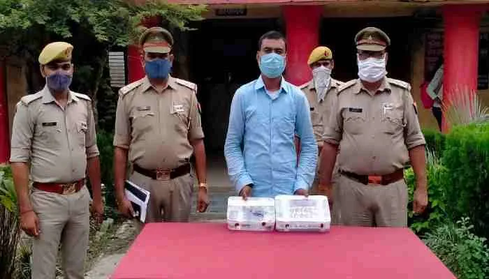 अयोध्या: तमंचा लहराकर प्रधान को धमकाने वाला आरोपी गिरफ्तार, साथी फरार