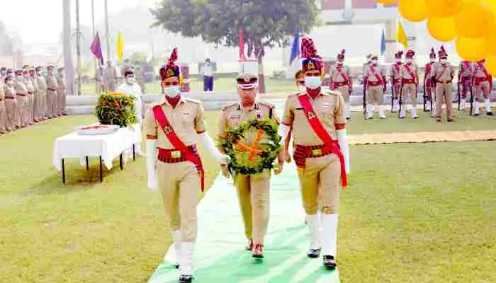 अयोध्या: पुलिस स्मृति दिवस पर शहीदों को दी गई श्रद्धांजलि