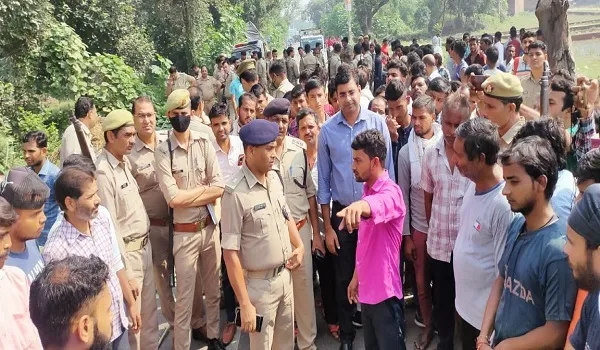 बिजनौर : ट्रक ने बाइक सवारों को रौंदा, दो की मौत, भीड़ ने लगाया जाम