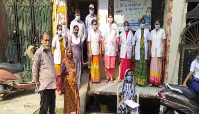 गोरखपुर: 111 वर्षीय बुजुर्ग महिला ने कोरोना वैक्सीन लगवा कर बनाया रिकॉर्ड