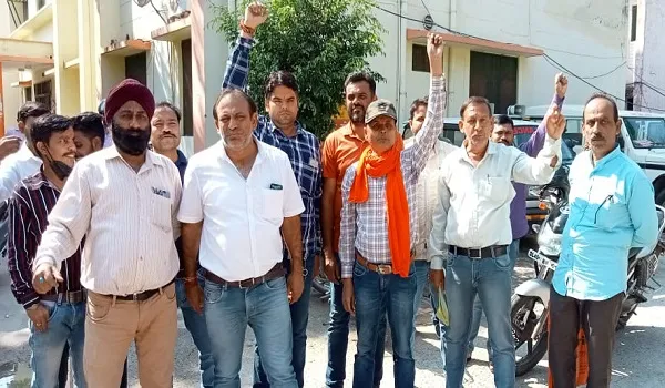 मुरादाबाद : डेंगू के बेहतर इलाज में लापरवाही पर बिफरी शिवसेना