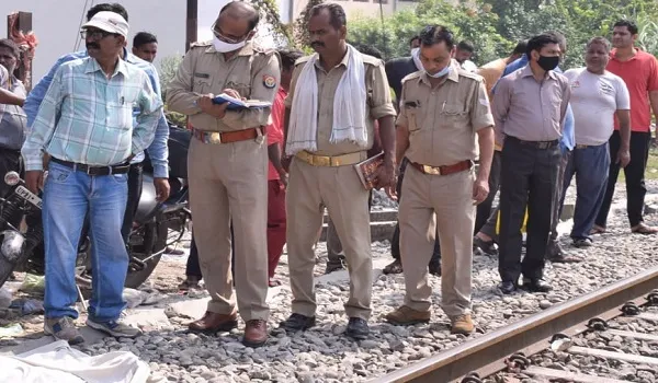 मुरादाबाद : पॉलिश ठेकेदार की ट्रेन की चपेट में आने से मौत