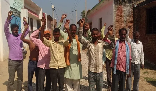 संभल : सैदपुर इम्मा गांव में वायरल बुखार का कहर, इलाज नहीं मिलने पर ग्रामीणों का प्रदर्शन