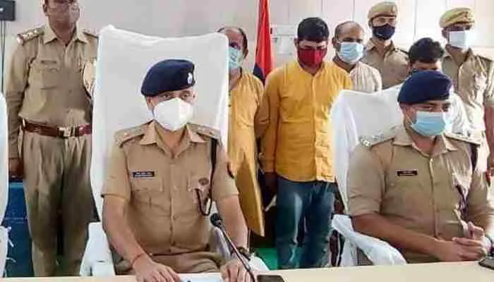 अयोध्या: अवैध देसी शराब के कारोबार में लिप्त चार आरोपी गिरफ्तार