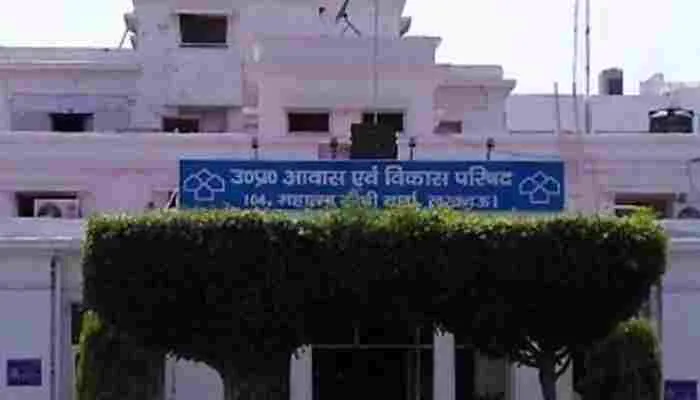 लखनऊ: अधिकारियों की मिलीभगत से आवास विकास की योजनाओं में हो रहा अवैध निर्माण
