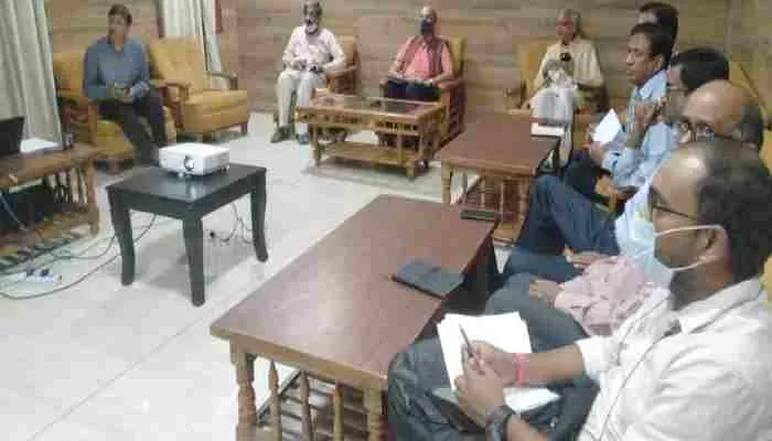 अयोध्या: नृपेंद्र मिश्रा की अध्यक्षता में राम मंदिर निर्माण को लेकर हुआ मंथन