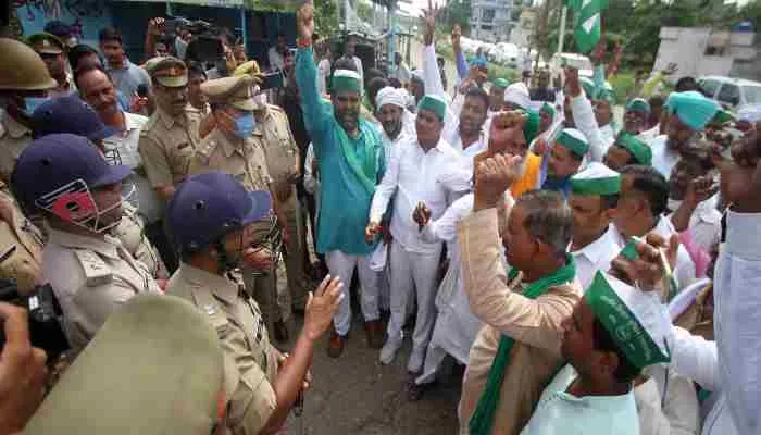 किसानों का रेल रोको आंदोलन लखनऊ में रहा बेअसर, जानें वजह