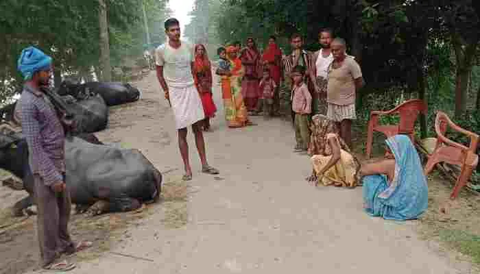अयोध्या: सरयू का जलस्तर थमा…लेकिन बाढ़ पीड़ितों की बढ़ी दुश्वारियां