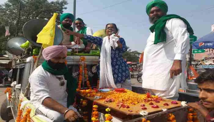 सीतापुर: लखीमपुर हिंसा को लेकर संयुक्त किसान मोर्चा ने निकाली अस्थि कलश यात्रा