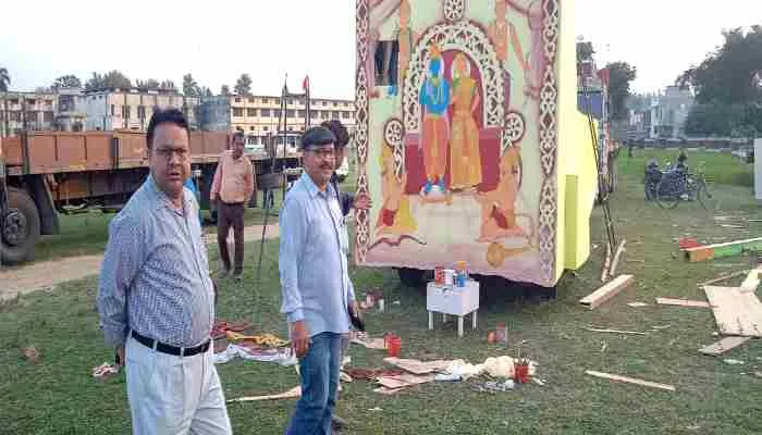 अयोध्या: ट्रकों पर सजने लगी दीपोत्सव की झांकियां