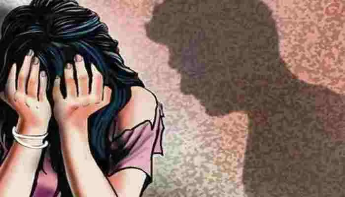 लखनऊ: धर्म छिपाकर छात्रा को प्रेमजाल में फंसाया, फिर दुराचार कर बनाया वीडियो