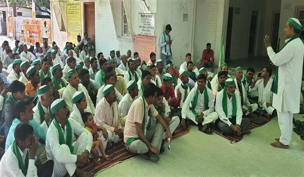संभल : भाकियू टिकैत के कार्यकर्ताओं ने मांगों को लेकर किया प्रदर्शन, सौंपा ज्ञापन