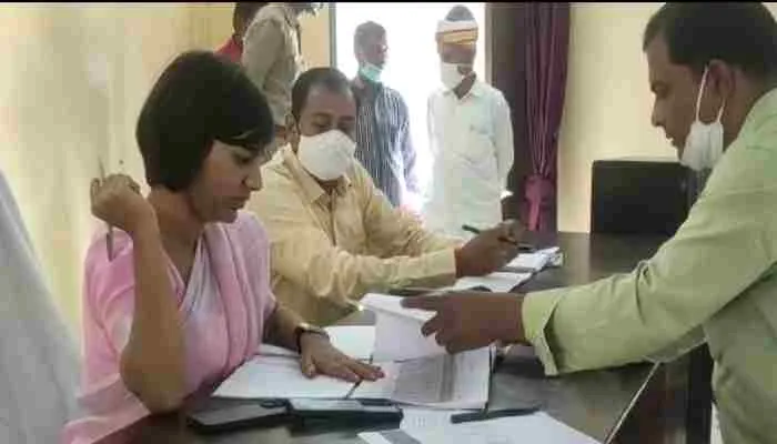 हरदोई: सीडीओ ने माधौगंज ब्लॉक का किया निरीक्षण, सेक्रेटरी का रोका वेतन