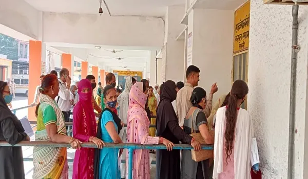 मुरादाबाद : आधे दिन की ओपीडी में पहुंचे आठ सौ मरीज, सुबह से ही पंजीकरण जारी