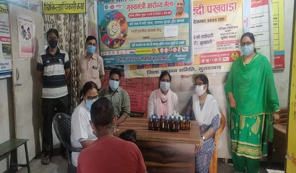 मुरादाबाद: मुख्यमंत्री जन आरोग्य मेले में मरीजों का परीक्षण, बनाए जा रहे गोल्डन कार्ड