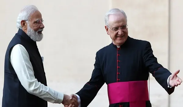 वेटिकन सिटी पहुंचे पीएम नरेंद्र मोदी, ईसाइयों के सर्वाेच्च धर्मगुरू पोप फ्रांसिस से की मुलाकात