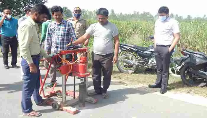 हरदोई: डीएम ने सड़क चौड़ीकरण कार्य का किया निरीक्षण, दिए ये निर्देश