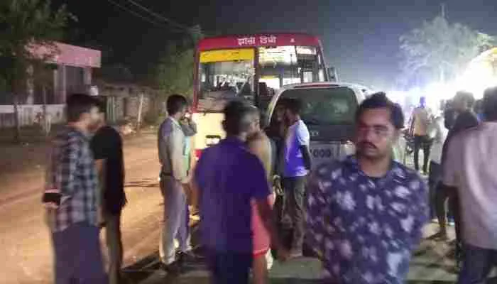 रायबरेली: रोडवेज बस से टकराई सफारी, भाजपा नेता समेत तीन घायल