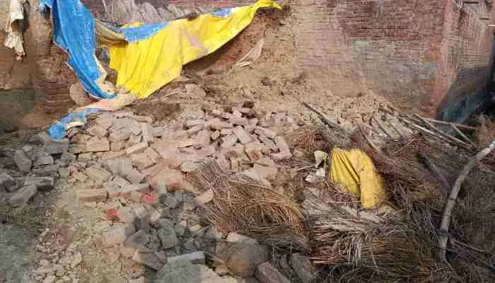 रायबरेली: दीवार गिरने से मलबे में दबकर बुजुर्ग की मौत, परिजनों में हड़कंप