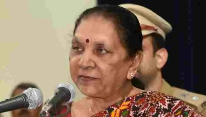 विश्वविद्यालय की गतिविधियों में छात्रों की हो सहभागिता : आनंदीबेन पटेल