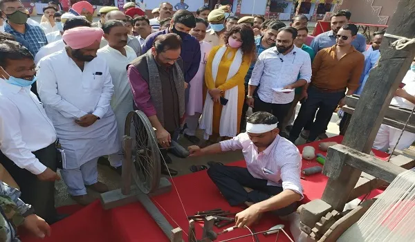 रामपुर : देश के 28 राज्यों के फनकारों का देखने को मिलेगा हुनर